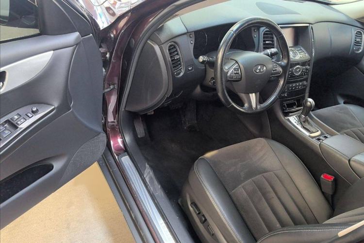 Used Infiniti QX50 2015 2.5L Comfort Edition
