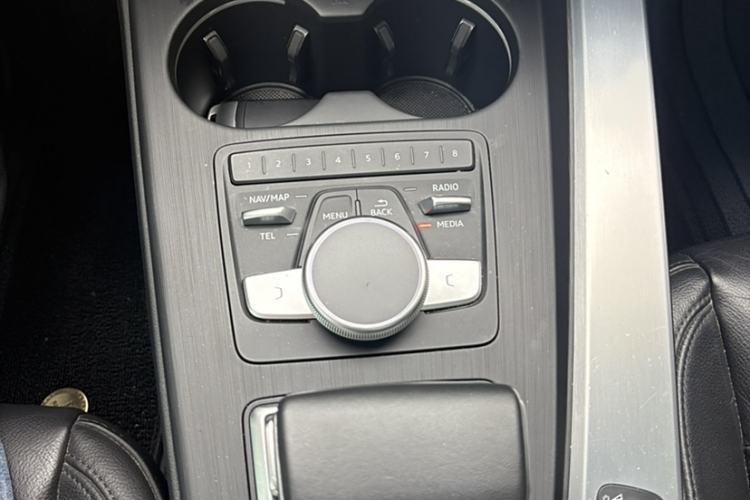 Used Audi A4L 2019 40 TFSI Fashion Edition China VI Emission Standard
