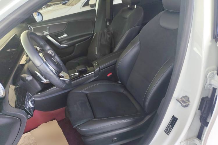 Used Mercedes-Benz A-Class 2022 Revised Version A 200 L Sport Sedan Fashionable Style
