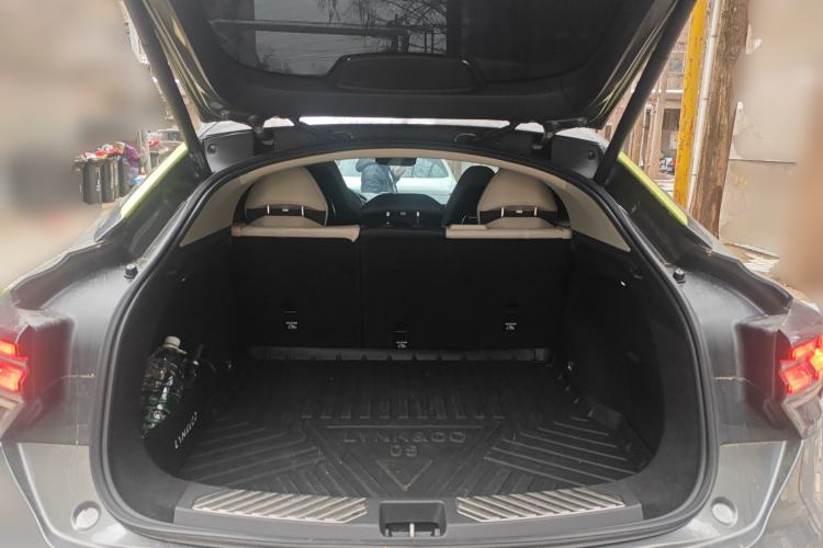 Used Lynk & Co 05 2022 2.0TD Two-Wheel Drive Shine Halo Contrast-Colored Wheel Version
