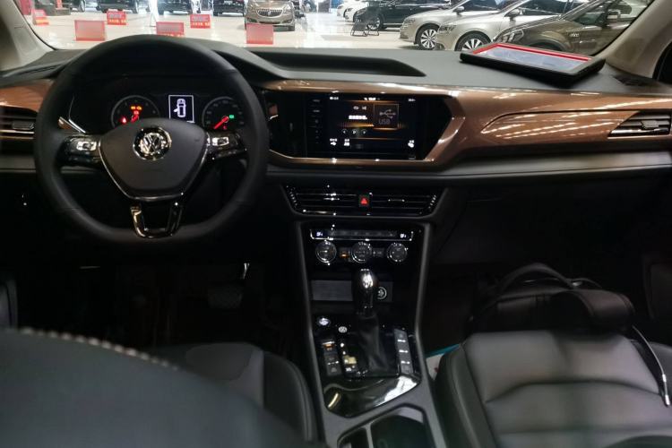 Used Volkswagen Tharu 2020 280TSI Two-Wheel Drive Luxury Edition China VI Standard
