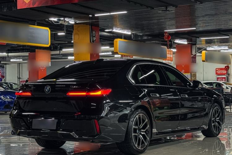 Used BMW 7 Series 2023 735Li M Sport Package
