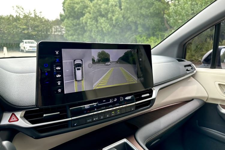 Used Toyota Sienna 2021 2.5L Hybrid Luxury Edition
