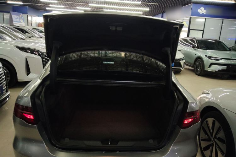 Used Jaguar XEL 2021 2.0T 250 PS Black Edition Sport Version