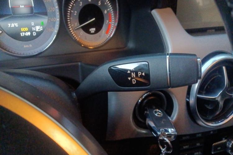 Used Mercedes-Benz GLK-Class 2015 GLK 260 4MATIC Dynamic Edition Ultimate Version
