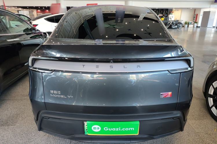 Used Tesla Model Y 2025 Long-Range All-Wheel Drive First Edition
