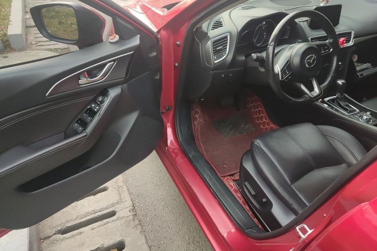 Used Mazda Mazda 3 Axela 2017 Hatchback 2.0L Automatic Sport Model China V Emission Standard
