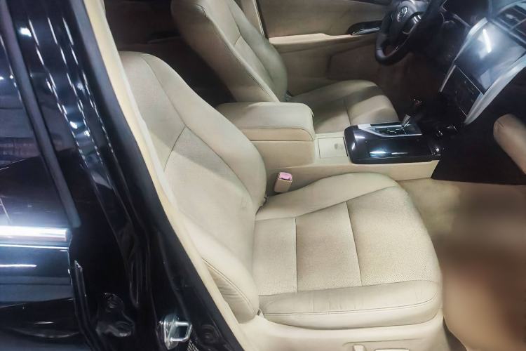 Used Toyota Camry 2015 2.0G Premier Edition
