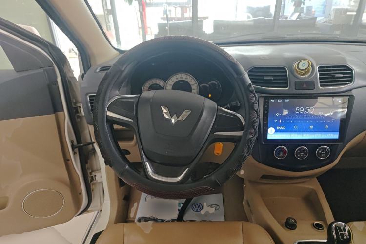 Used Wuling Hongguang 2014 1.2L S Comfort Model China IV
