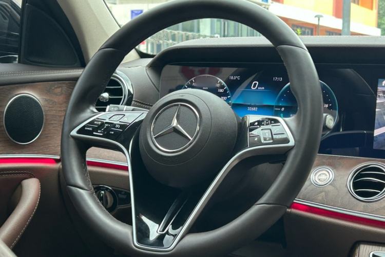 Used Mercedes-Benz E-Class 2023 Updated E 300 L Fashion Edition
