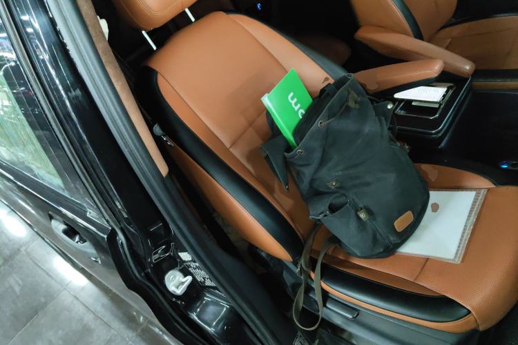 Used Mercedes-Benz Vito 2018 2.0T Elite Version 7 Seats China V Emission Standard
