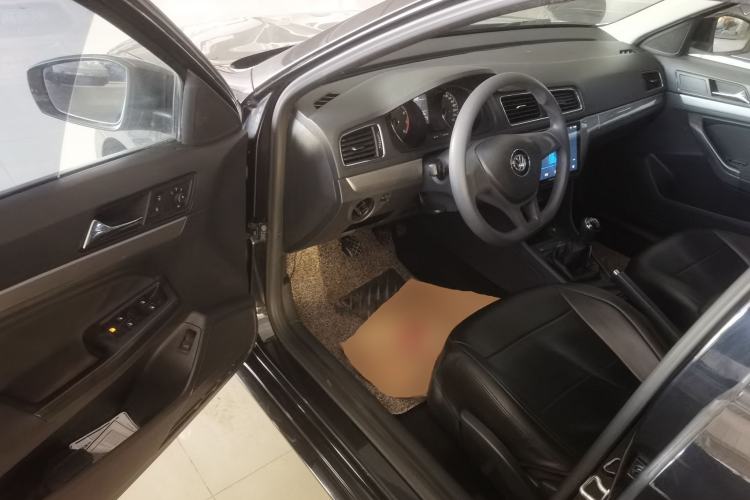 Used Volkswagen Lavida 2015 1.6L Manual Fashion Edition