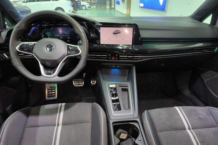 Used Volkswagen Golf 2023 Facelift 280TSI DSG R-Line Lite
