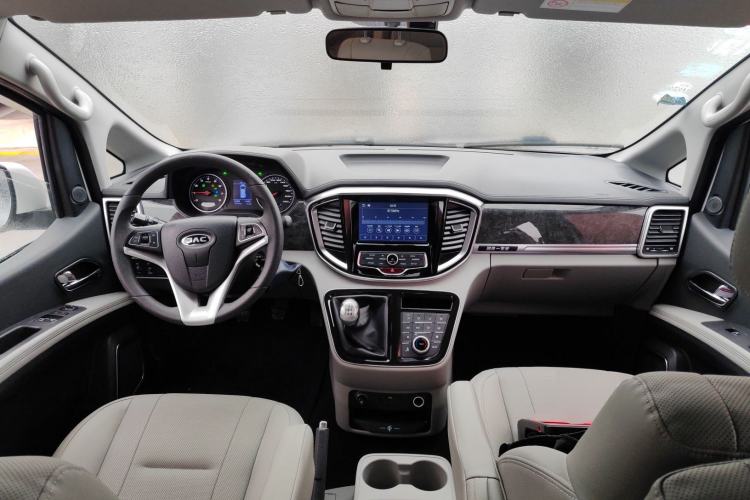 Used  M4 2016 2.0L Manual Luxury Smart Version