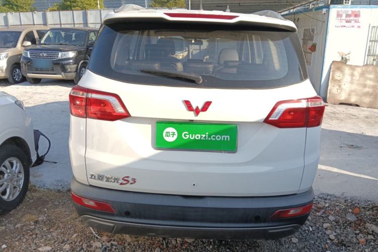 Used Wuling Hongguang S3 2019 1.5L Manual Luxury Model China VI Standard
