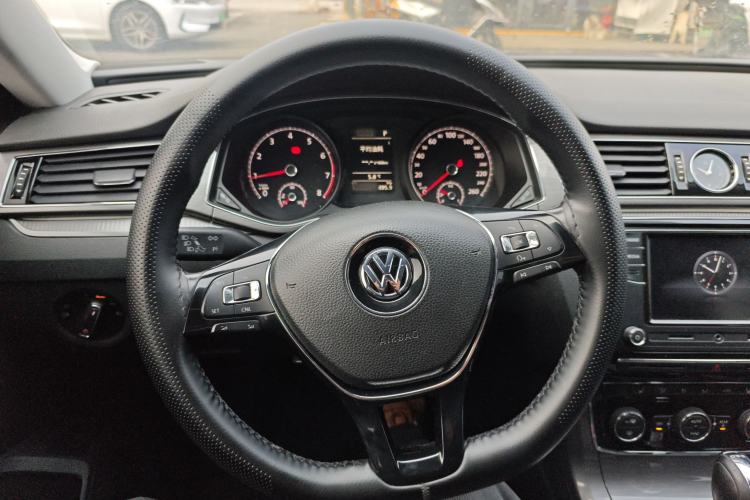 Used Volkswagen Passat 2017 330TSI DSG Luxury Edition