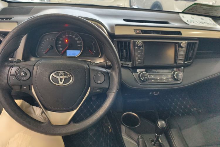Used Toyota RAV4 2015 2.0L CVT Two-Wheel Drive Fashion Edition
