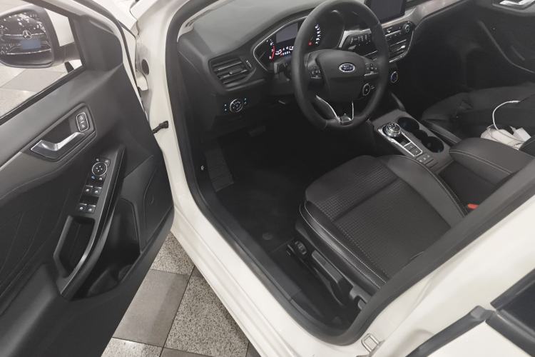 Used Ford Focus 2020 Hatchback EcoBoost 180 Automatic Trend Edition
