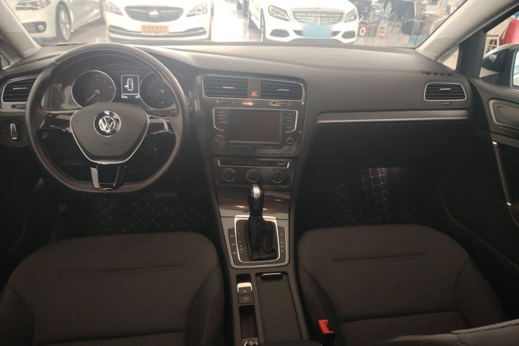 Used Volkswagen Golf 2017 1.6L Automatic Comfort Million-Vehicle Anniversary Edition