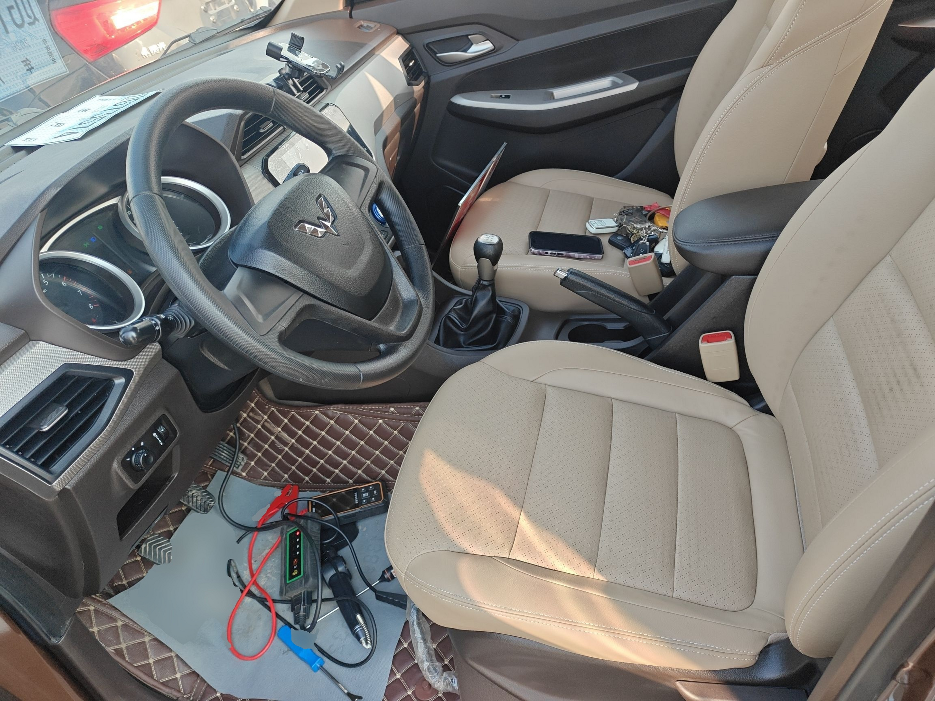 Переднее сиденье в автомобиле