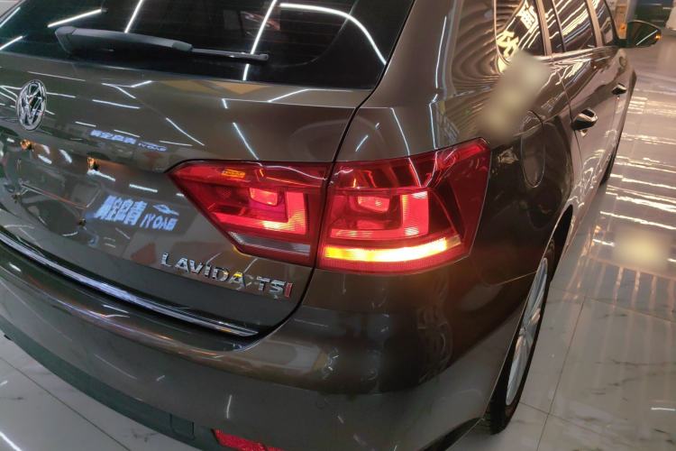 Used Volkswagen Gran Lavida 2013 1.4 TSI Automatic Comfort Model
