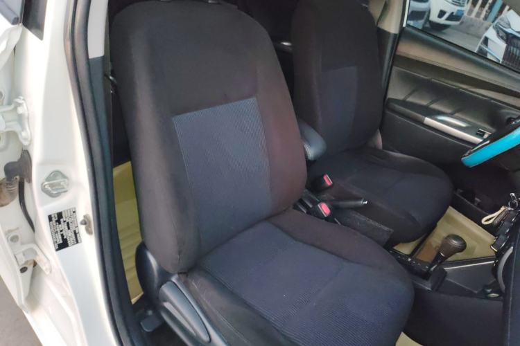 Used Toyota YARiS L 2015 1.5E Automatic Charm Edition
