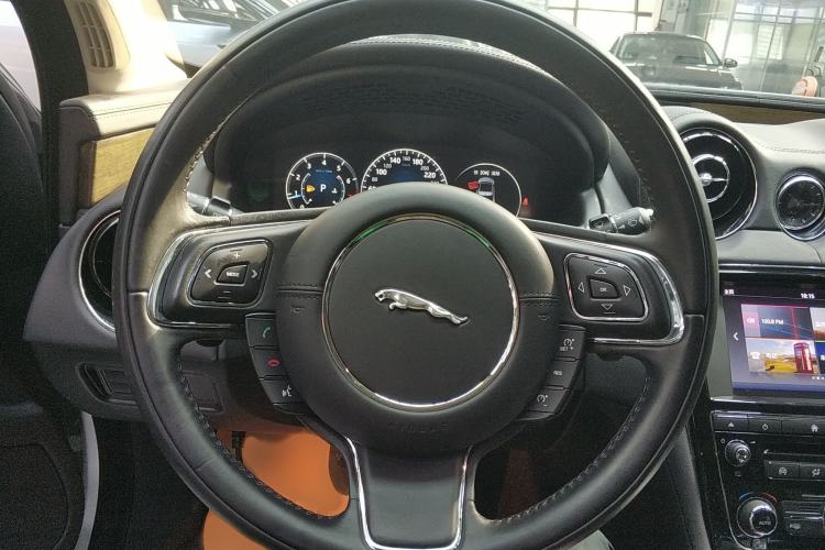 Used Jaguar XJ 2016 XJL 3.0 SC Four-Wheel Drive Panoramic Business Edition
