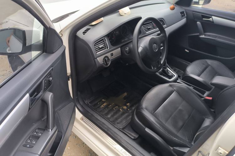 Used Volkswagen Gran Lavida 2013 1.6L Automatic Comfort Model
