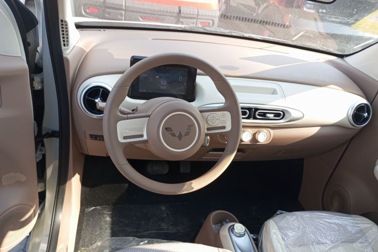 Used Wuling Hongguang MINIEV 2025 Four-Door Version Advanced Edition
