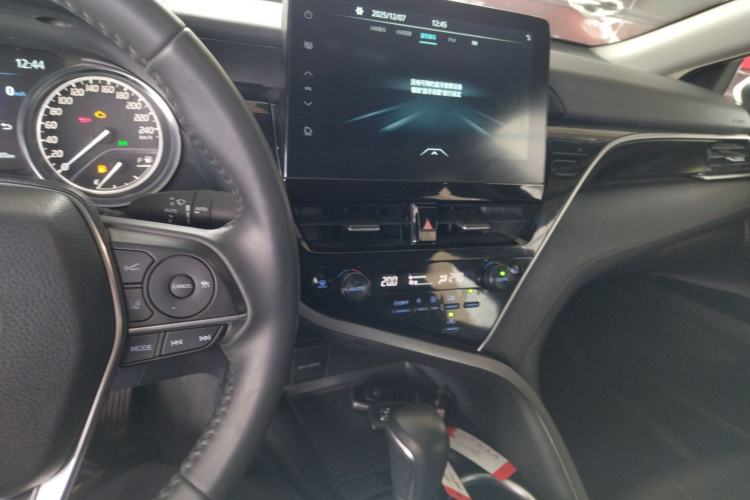 Used Toyota Camry 2021 2.0G Luxury Edition
