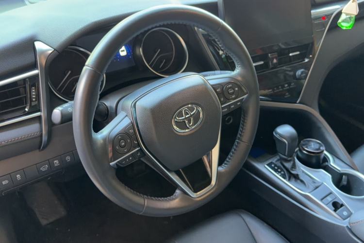 Used Toyota Camry 2021 2.0G Luxury Edition
