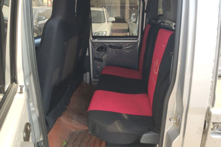 Used Wuling Zhiguang Small Truck 2023 1.5L Double-Cab LAR