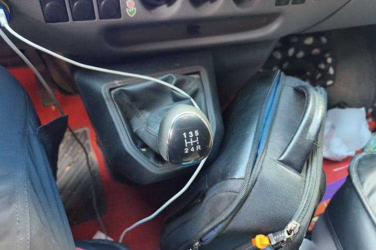 Used JMC Transit 2019 2.8T Commercial Version Long Wheelbase Mid-Roof 6-Seater Rear Single Tire China VI Emission Standard – JX493
