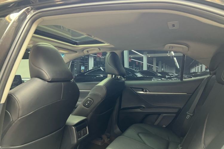 Used Toyota Camry 2023 2.0G Luxury Edition