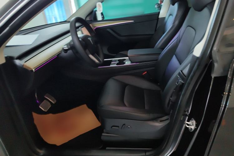 Used Tesla Model Y 2022 Long-Range All-Wheel-Drive Version
