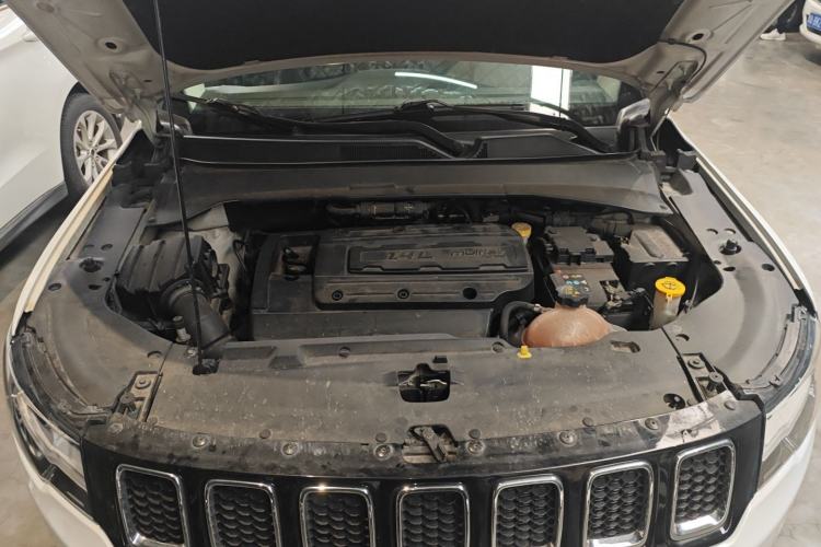 Used  Compass 2017 200T Automatic Family Edition
