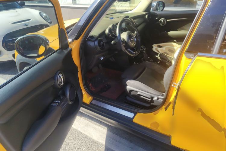 Used  MINI 2015 1.5T COOPER Fun Five-Door Edition
