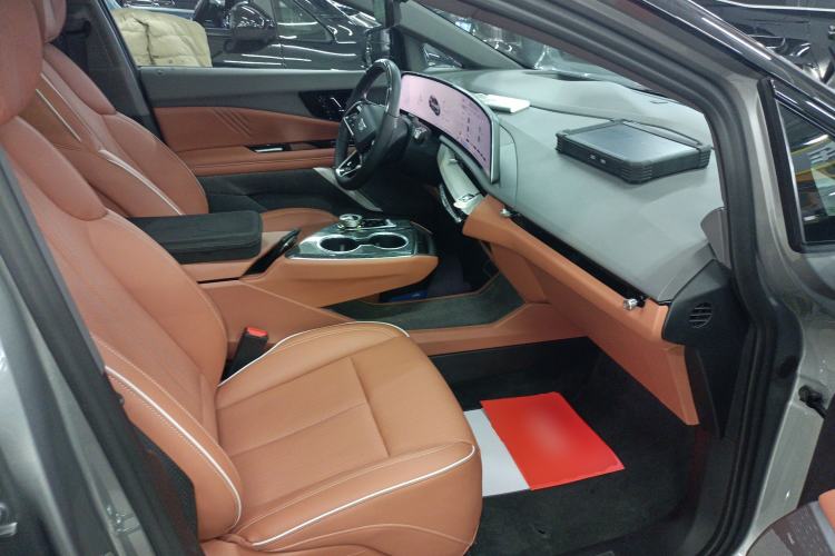 Used Cadillac OPTIQ 2024 Four-Wheel Drive Long-Range Version
