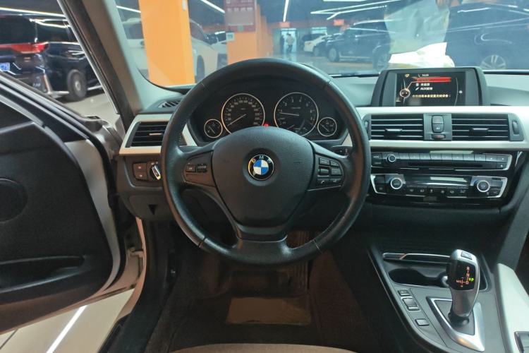 Used BMW 3 Series 2016 320Li Ambition Model
