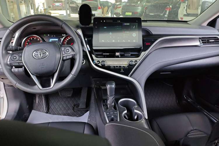 Used Toyota Camry 2022 2.0S Knight Edition
