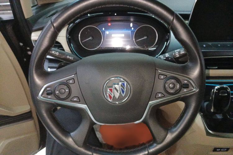 Used Buick GL8 2023 Facelifted Land Cruiser Executive Luxury Version
