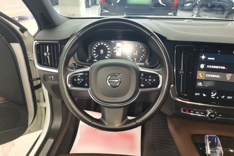 Used Volvo V90 2021 Cross Country B5 AWD Smart Range Edition
