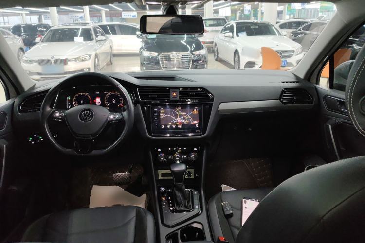 Used Volkswagen Tiguan L 2021 330TSI Automatic Two-Wheel Drive Smart Edition
