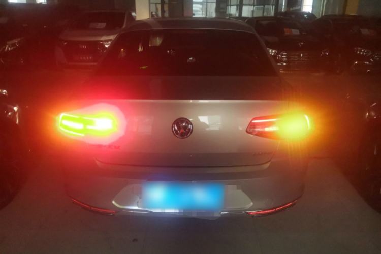 Used Volkswagen Magotan 2017 330TSI DSG Luxury Model
