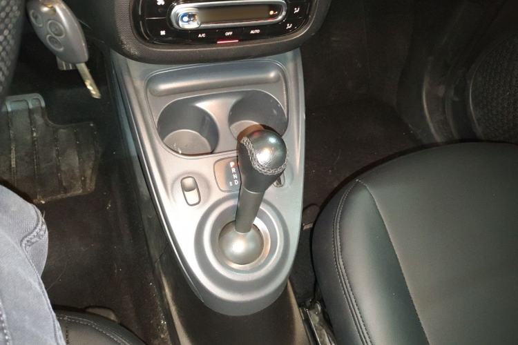 Used  forfour 2016 1.0L 52 kW Dynamic Edition
