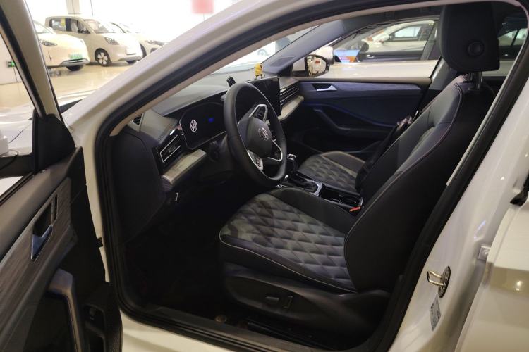 Used Volkswagen Sagitar 2025 Revised Version 2 300TSI DSG Excellence Edition
