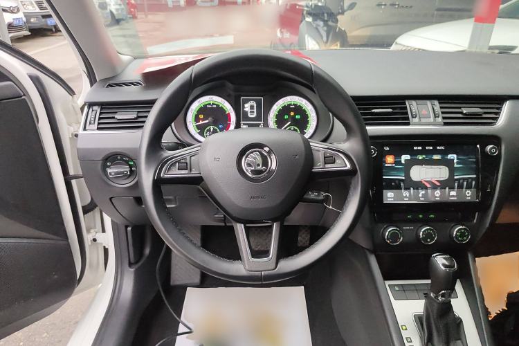 Used Skoda Octavia 2018 1.6L Automatic Luxury Edition
