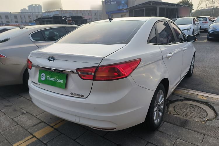 Used Ford Escort 2015 1.5L Automatic Fashion Model
