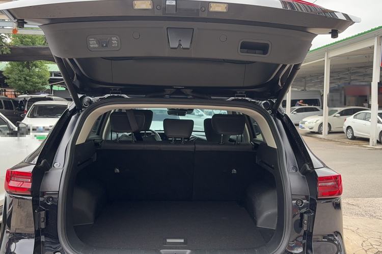 Used Dongfeng Aeolus Huge 2022 Mach Dual-Motor 1.5T MHD Dare-to-Dream Edition