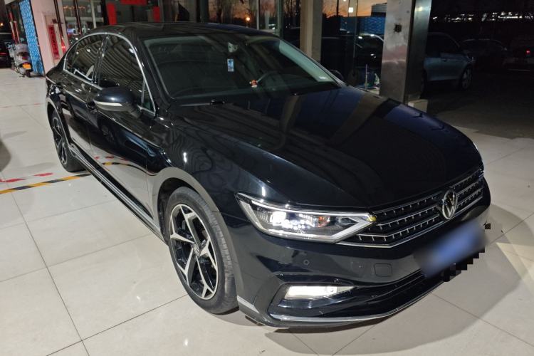 Used Volkswagen Magotan 2023 2 Million Units Limited Edition 330TSI DSG Leading Version
